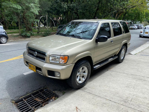 Nissan Pathfinder Mt 4x4
