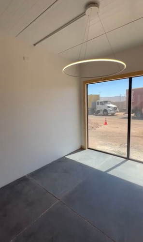 Centro Logístico Con Arriendo De Bodegas Y Almacen...