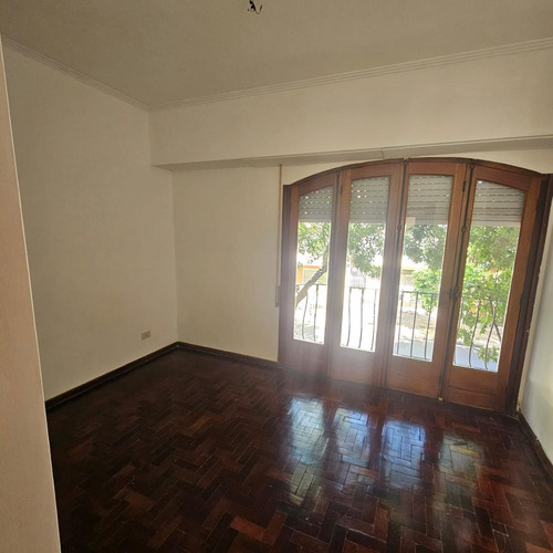 Casa En Planta Alta Con Cochera