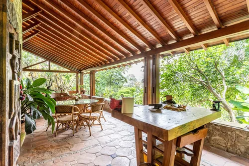 Casa En Venta En Loma Las Brujas. Cod V8340