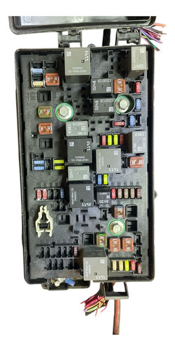 Caja Porta Fusibles Chevrolet Camaro 12-15 22760635 (Usado)