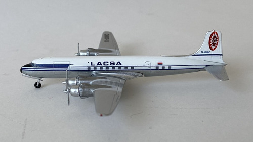 Miniatura Avião Aeroclassics 1:400 Lacsa Douglas Dc-6b