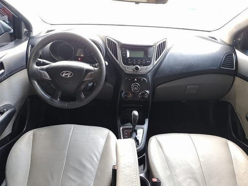 Imagem 8 de 8 de Hyundai Hb20s 1.6 Comfort Plus 16v 2015
