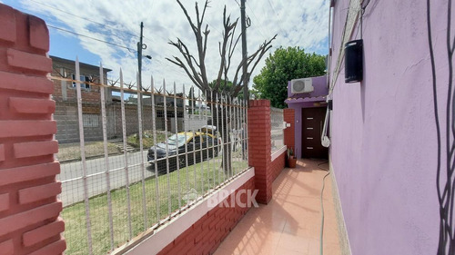 Ph S/exp Y C/entr Indep En Savio Y Lanus - Frente T/a Nuevo Garage Apto Prof - Banfield
