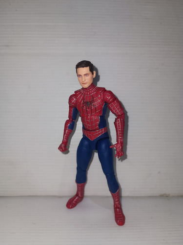 Marvel Legends Friendly Neighborhood Spiderman No Way Home (Usado)