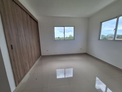 Residencial Cerrado De Aptos Listos Para Entrega En San Isidro De 2 Y 3 Hab Desde Rd$4.700