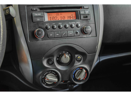 Nissan March 1.6 SV 16V FLEX 4P MANUAL
