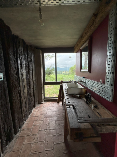 Chalet De Estilo Rústico. San Antonio De Arredondo Zona Granjas - Las Jarillas.