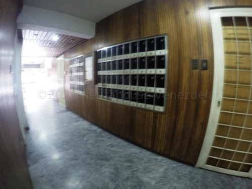 Imagen 12 de 13 de Apto En Venta 22-16523 Daisbelis Tarazona 0424-2925931