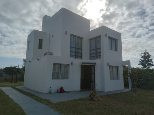Imagen 2 de 17 de Casa A Media Cuadra Del Mar En Alquiler Para Temporada 2024