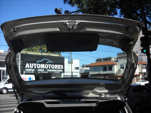 Imagen 15 de 15 de Volkswagen Suran 1.6 Highline 101cv 2013 Gnc Gris