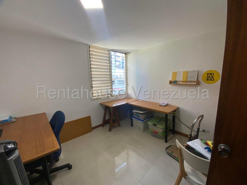 Se Ofrece En Alquiler Acogedor, Comodo E Iluminado Apartamento Ubicado En Colinas De Bello Monte