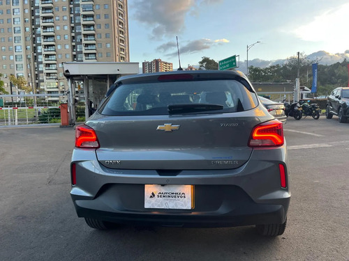 Chevrolet Onix 1.0T Premier Hatch At