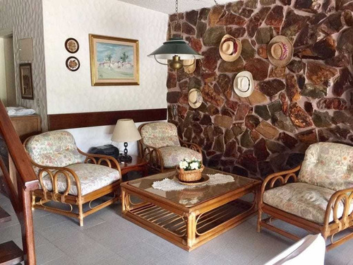 Gran Casa A Metros De Parada 16 - Playa Mansa