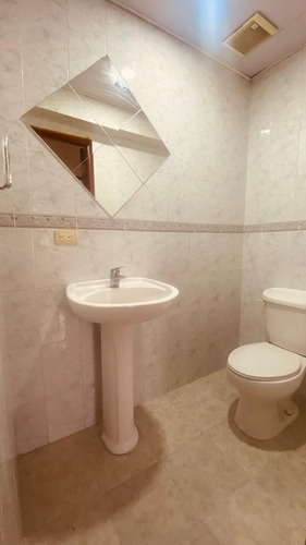 Apartamento En El Exclusivo Ensanche Serralles, Frente A Parque De La Vida.