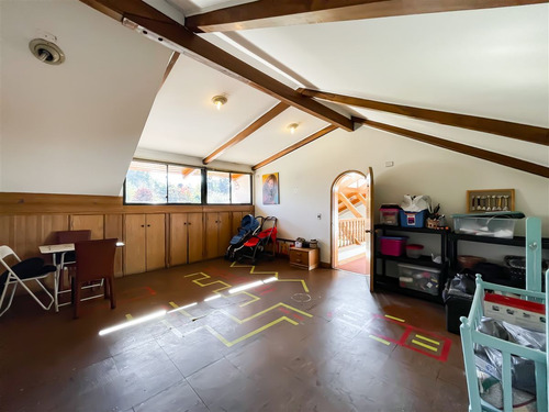 Casa En Venta De 7 Dorm. En Las Condes