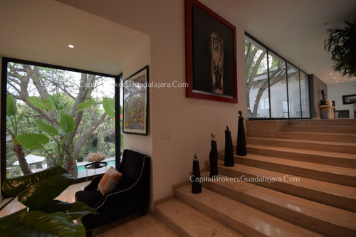 Casa En Colinas De San Javier De Lujo Con Alberca En Venta
