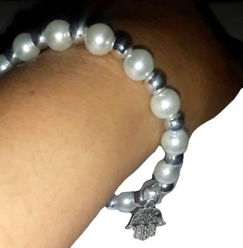 Pulsera Elástica Simil Perlas Con Dije Mano Fatima 