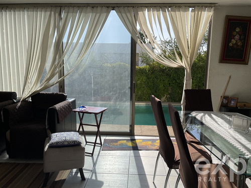 Propiedad Con Piscina Y Patio 329 M² En Sta Rosa Del Peral