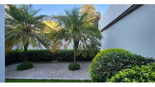 Residencia En Venta Con Ubicación Privilegiada En Querétaro