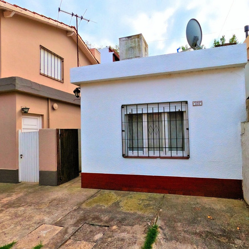 Imagen 6 de 18 de Casa Con Espacio Aéreo Lugar Para Auto. Sin Expensas.