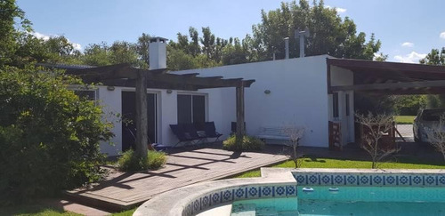 Imagen 24 de 30 de Casa De Categoria En Venta Sobre Dos Lotes Con Amplia Vista Al Rio En Santa Catalina!