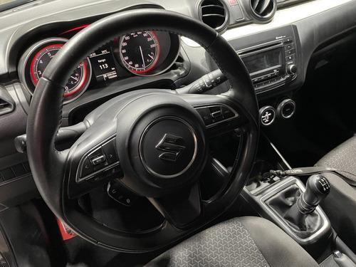 Imagen 8 de 12 de Suzuki Swift Glx 2018 Gris Oscuro Buen Estado