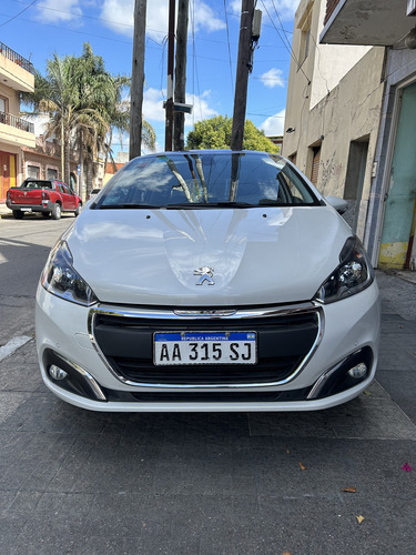 Peugeot 208 1.6 Feline