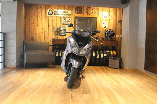 Imagen 8 de 17 de Kymco Scooter Xtown 250 Igual A 0km Usado Impecable