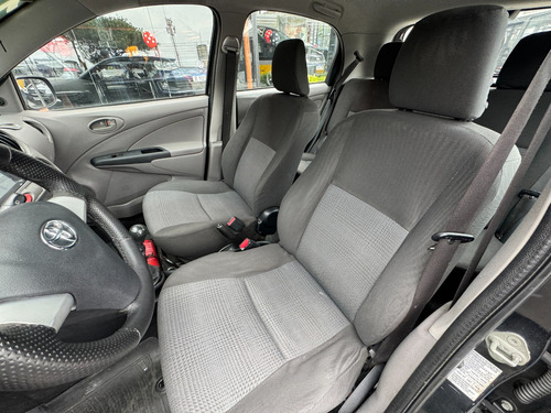 Toyota Etios 1.3 16v Xs 5p