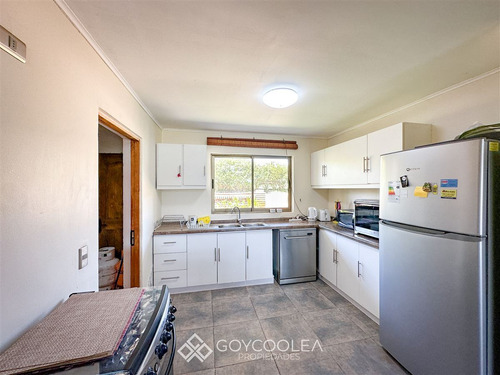Casa En Venta De 4 Dorm. En Las Cabras
