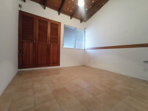 Imagen 7 de 11 de Casa En Venta, Una Sola Planta, Valle Arriba Country En Arjona