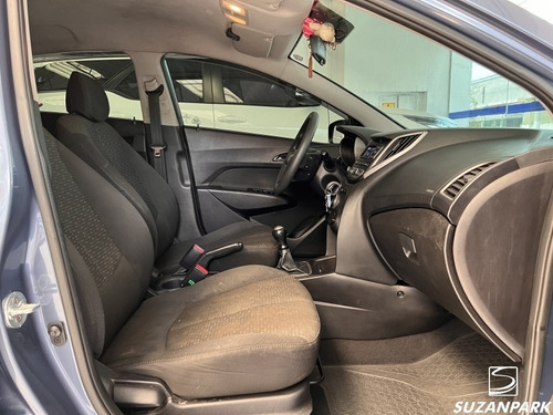 Imagem 12 de 15 de Hyundai Hb20 Comfort 1.0 2017
