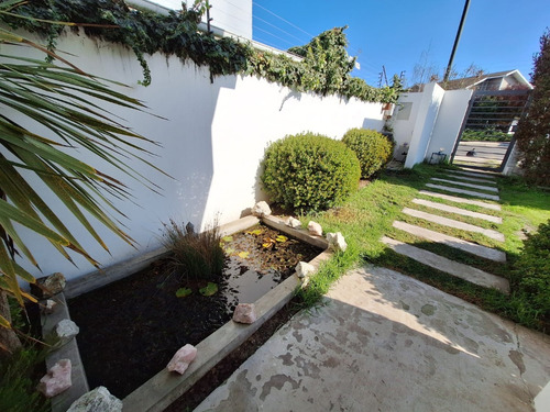 Moderna Casa En Lomas De Montemar, Concón