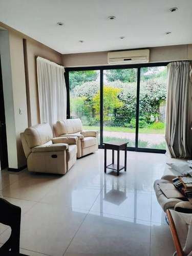 Casa En Venta - 2 Dormitorios 3 Baños - Cochera - 1000mts2 - Cañuelas