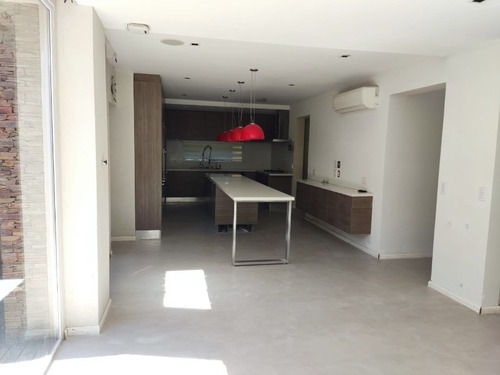 Imagen 8 de 14 de Casa En Venta En Villa Udaondo