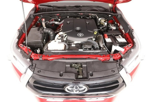 Imagen 6 de 25 de Toyota Hilux Srv 2.8tdi 4x2 Mt 204cv 0km Entrega Inmediata