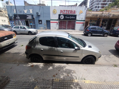 Peugeot 206 1.6 Xr Premium