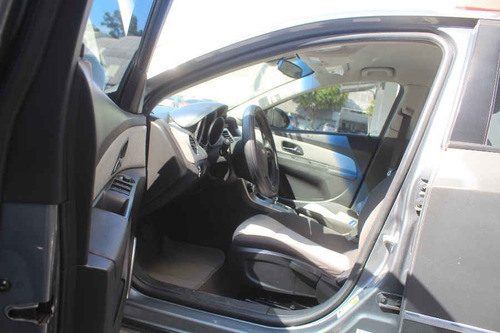 Imagen 7 de 14 de Chevrolet Cruze 2012 4p Ls Aut A/a Cd Mp3 R-16 A