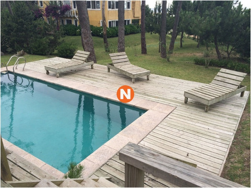 Casa En Venta Y Alquiler, Laguna Blanca, La Barra, 5 Dormitorios.- Ref: 209235