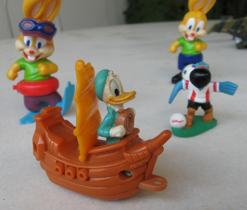 6 Brinquedos Colecionáveis: Donald, Pernalonga, Kellogs....