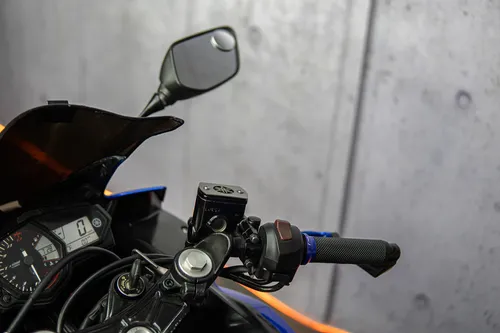 Yamaha R3 320 2015