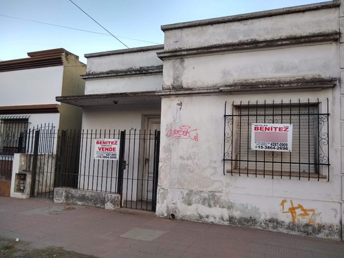 Venta Casa De Material Florencio Varela Centro, Sallares Y Alberdi, Terreno 207 M2 Aprox Totales