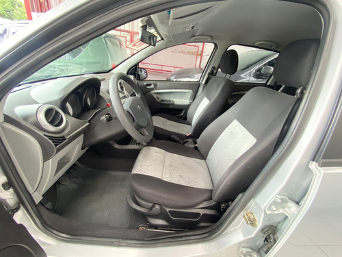 Imagem 4 de 6 de Ford Fiesta 1.0 Flex