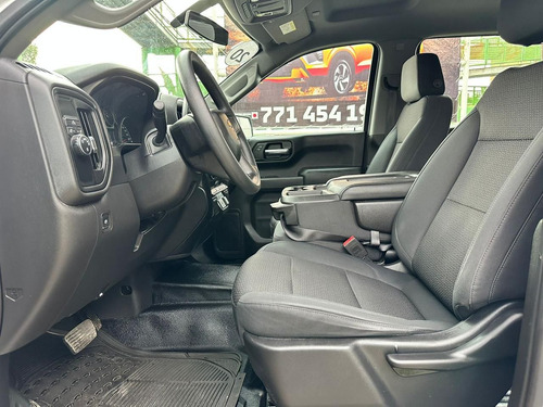 Chevrolet Silverado 4.3 V6 1500 WT Doble Cabina 4x2 At