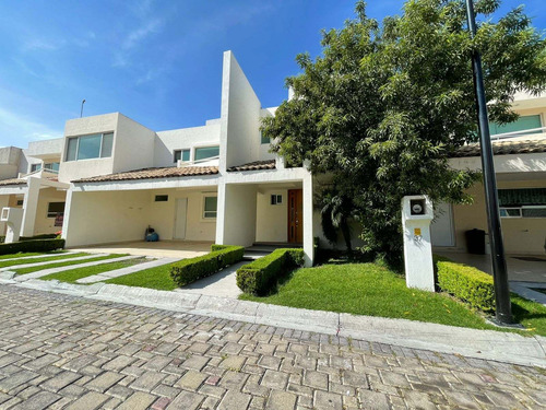 Imagen 4 de 14 de Casa En Venta Dentro De Fraccionamiento La Herradura En Morillotla