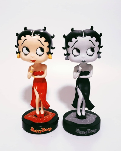 Boneca Betty Boop Que Emite Som! Colorida Ou Preta E Branca