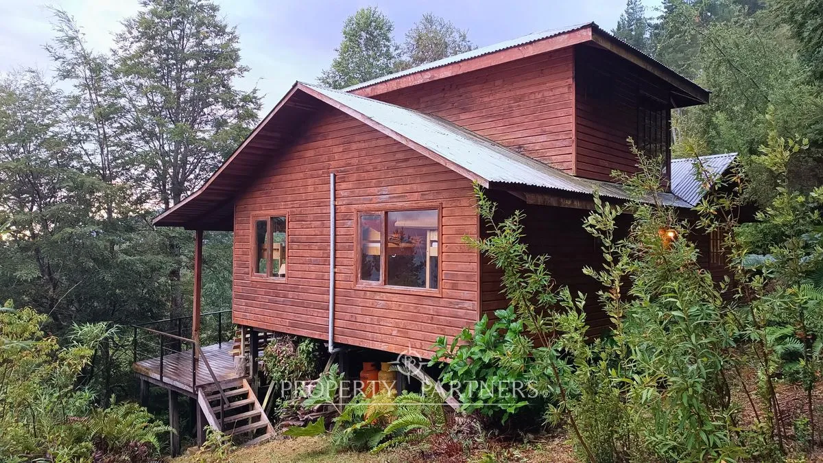 Imagen 3 de 21 de Casa Refugio Con Increíbles Vistas Al Lago Riñihue