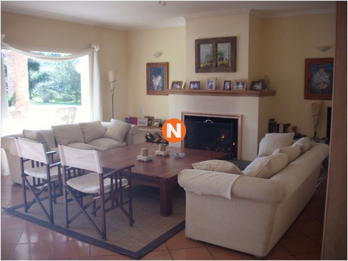 Casa En Venta Y Alquiler, Mansa, Punta Del Este, 5 Dormitorios.- Ref: 205107