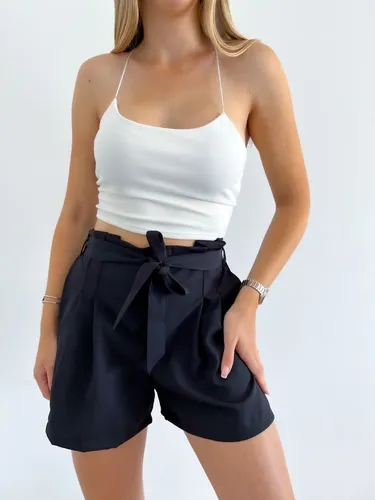 Short Sastrero Con Pinzas Y Lazo